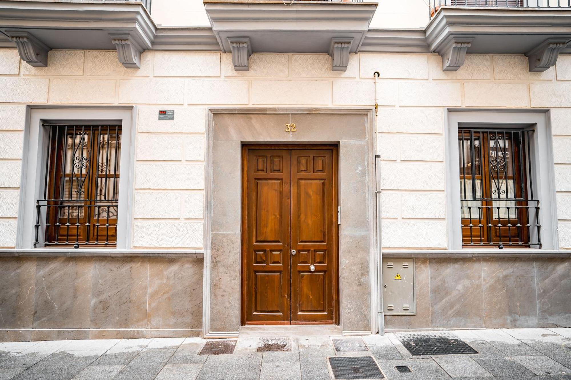 Qh Plaza De La Trinidad Apartment Granada Exterior photo